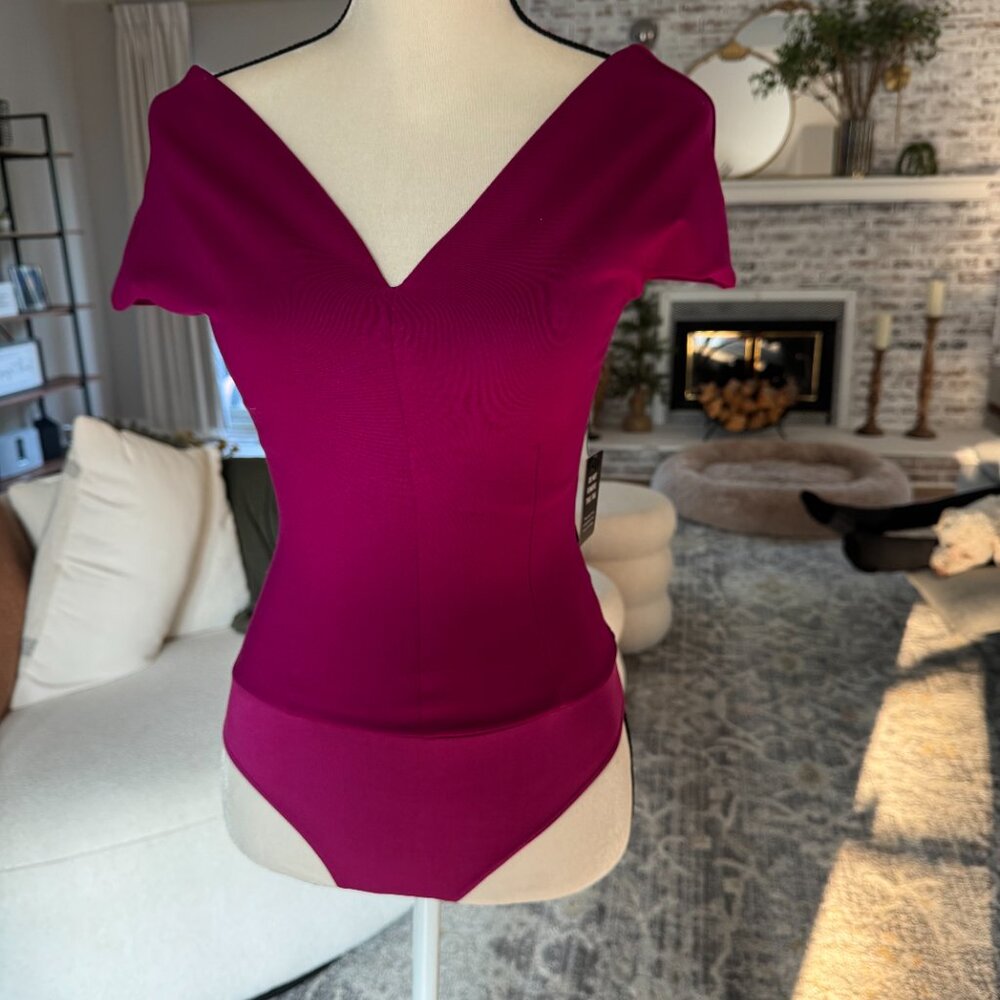 *NWOT* Express Sweetheart Neckline Off The Shoulder Bodysuit